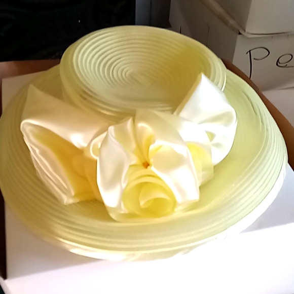 New inbox summer yellow fancy hat with silk bow embellishment Miss Hi's classic - Picture 2 of 5